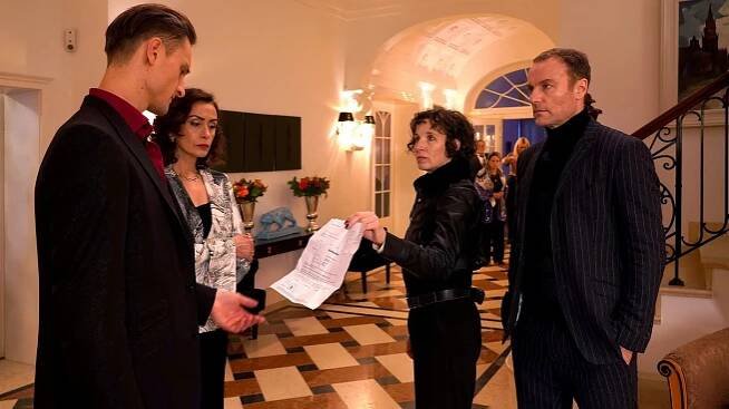 Oleg Tikhomirov, Jeanette Spassova, Meret Becker, Mark Waschke - Místo činu - Das Mädchen, das allein nach Haus’ geht - Z filmu