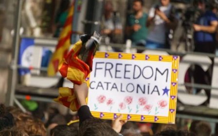 Galerie: Najdou dost hlasů a odvahy vyhlásit nezávislost? Jedná katalánský parlament - Galerie - Echo24.cz