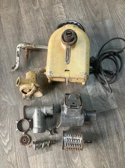 Kuchyňský robot UKS E20 PORKERT OD 1 Kč