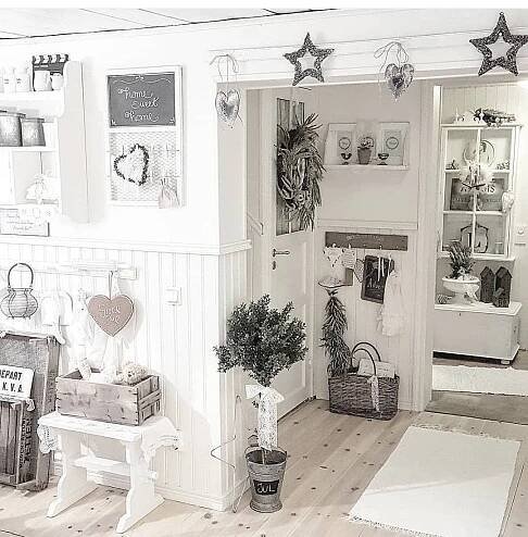 Chic and Cozy Cottage Decor