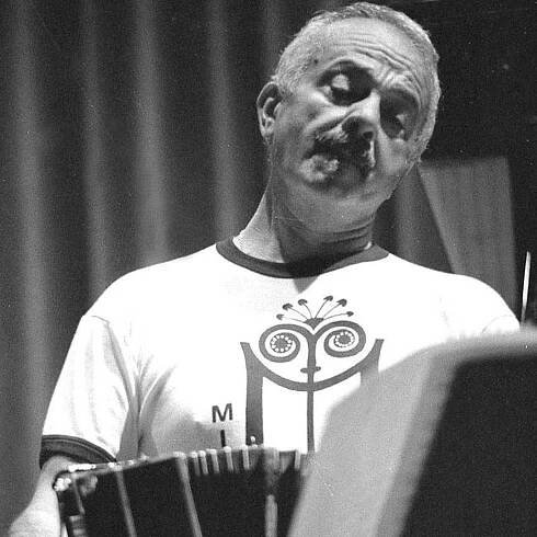 Pohledem Jiřího Vejvody (7) Muž, který pozdvihl tango i bandoneon. Sto let od narození Ástora Piazzolly – KlasikaPlus.cz