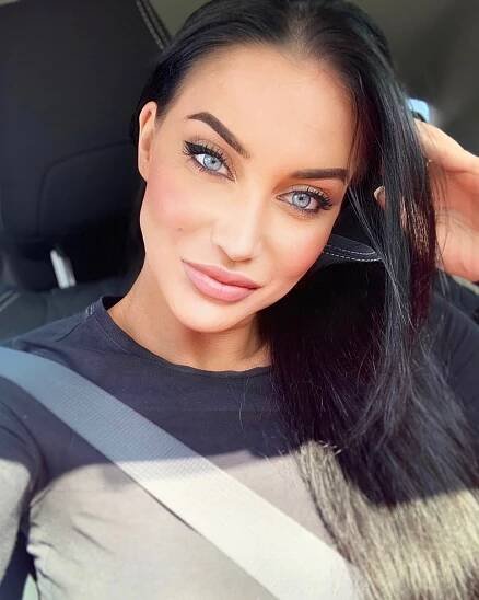 "Tahle momentka je silná": Andrea Pomeje se rozhodla na sociální síti ukázat fanouškům dceru Aničku, jak na tatínka vzpomíná