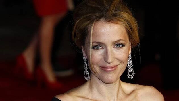 Gillian Andersonová na londýnské premiéře filmu 360 (12. říjen 2011)