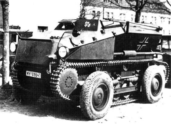 Sd.Kfz.254 (prieskumné vozidlo pre delostrelectvo) - stroj s evidenčným číslom WH-616643 z 6. Batt. II. leichte Abtlg. mot. Artillerie Regiment 73 (1. PzDiv)