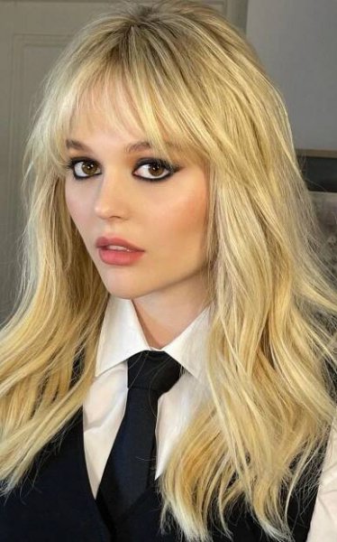 Emily Alyn Lind fotka