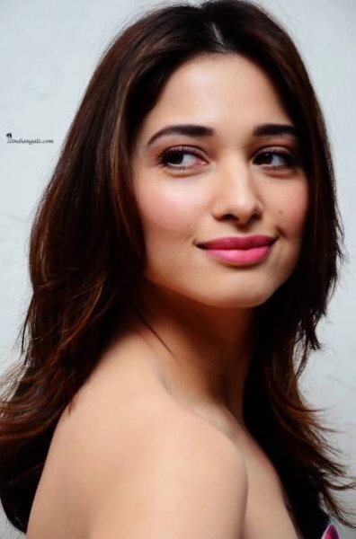 Tamanna Bhatia – the navel queen – IndianGalz
