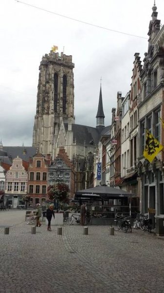 Christianity steps into power vacuum – early Middle Ages – Paul Budde History, Philosophy, Culture