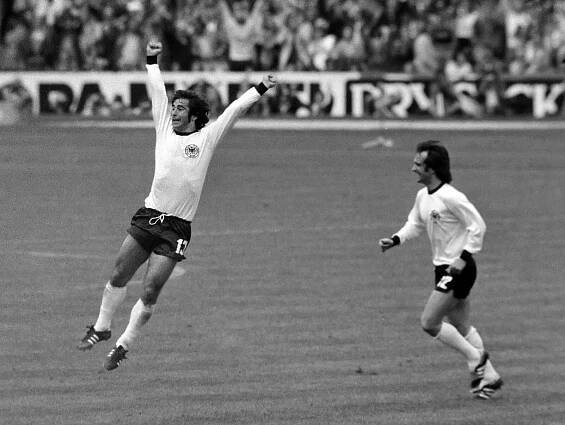 Gerd Müller in der HALL OF FAME des deutschen Fußballs ⚽