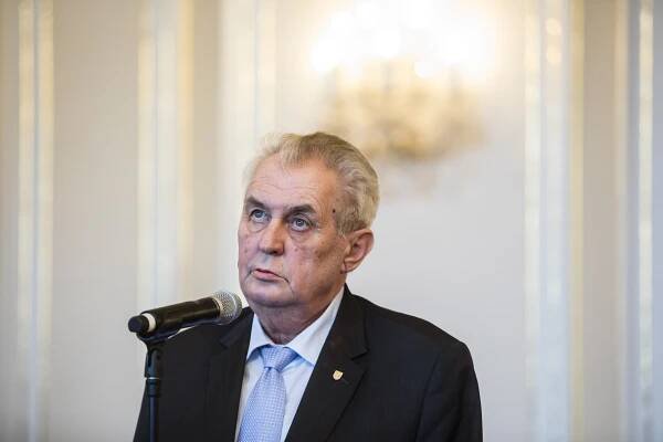 Ani demise neznamená, že z prezidenta je car nebo sultán • RESPEKT