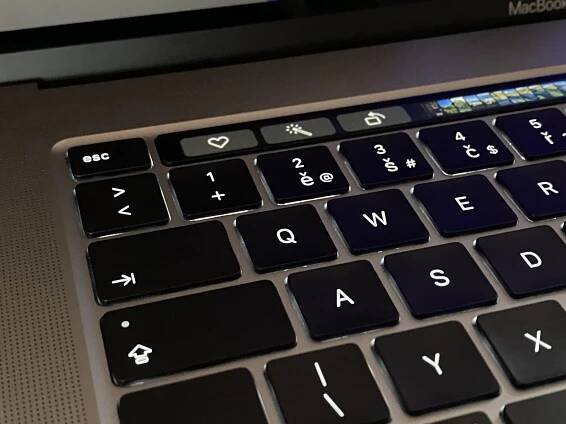MacBook Pro 16"