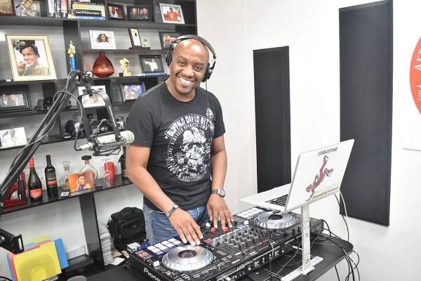 Photos - DJ TUNES (@DEEJAYTUNES) OFFICIAL WEBSITE