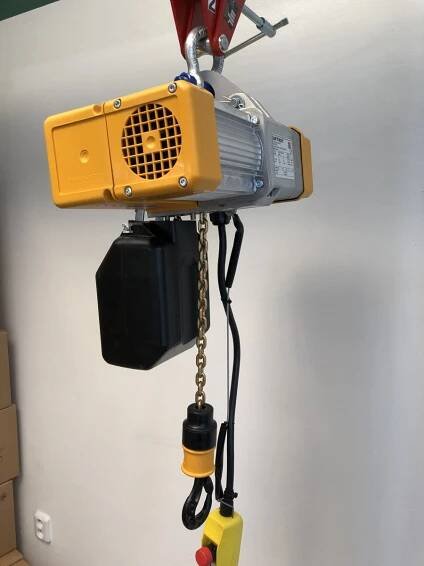 Stacionární elektrický řetězový kladkostroj 125kg | Kladkostroje LIFTKET