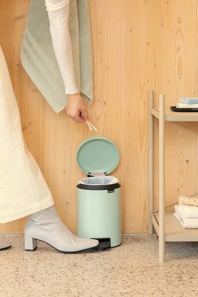 Odpadkový koš NewIcon pedál 3 l - Brabantia | FormAdore