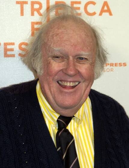M. Emmet Walsh als Kapitän Harry Bryant.