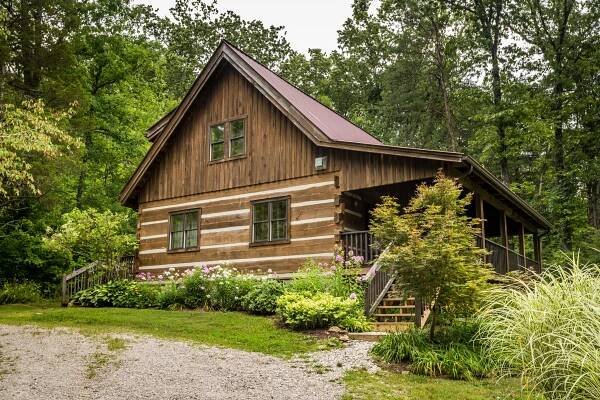 Boondock Vacation Log Cabin