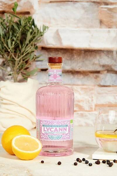 Přírodní růžový GIN z Francie, 700 ml