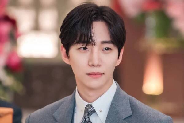 Lee Jun-ho Turns Superhero in ‘Cashero’