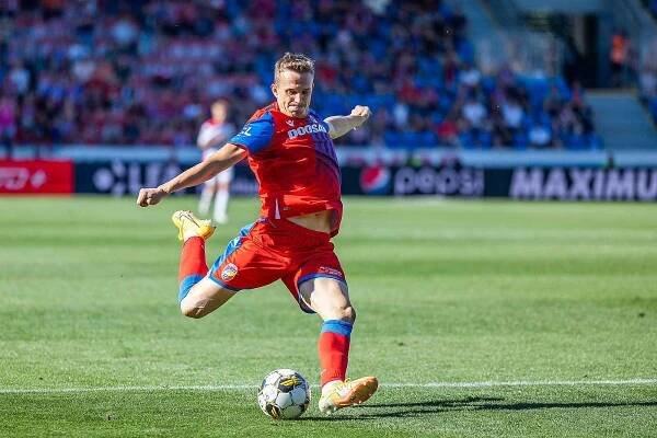 Tvrdý trest pro posilu Plzně. Qose dostal za napadení sudího čtyři měsíce