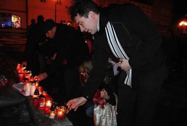 Valašské Meziříčí vzpomínalo na Jana Palacha, s Krylem a svíčkami