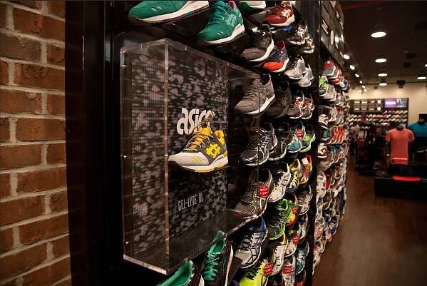 Theresa Borowski - ASICS Foot Locker Flag Ship Windows