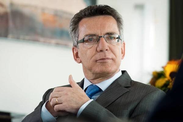 Thomas de Maizière - Svea Pietschmann. Photography. Berlin.