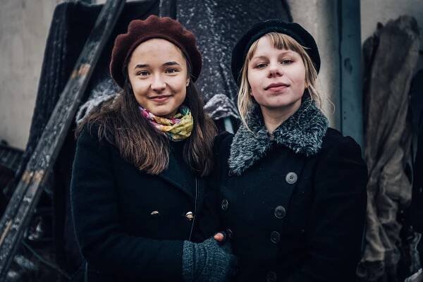 Seitsemäntoista - Promo - Elli Melasniemi, Milla Rumi