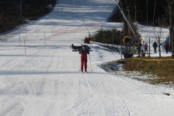 FOTO: Zimní sportovní hry seniorů nabídly slunce, sníh a 233 účastníků