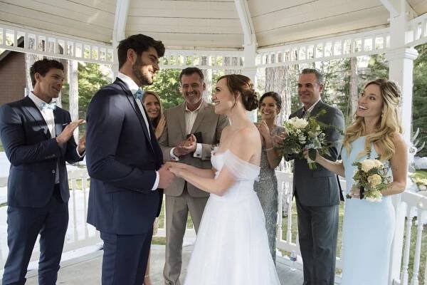 Adam Senn, Nick Bateman, Jane Sibbett, Bruce Thomas, Andrea Bowen, Susan Walters, Jordan Murphy, Brooke Butler - Svatba snů - Z filmu