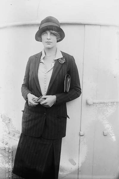 Soubor:Rosamond Pinchot.jpg – Wikipedie