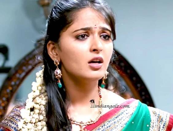 Hot Screen Caps – IndianGalz