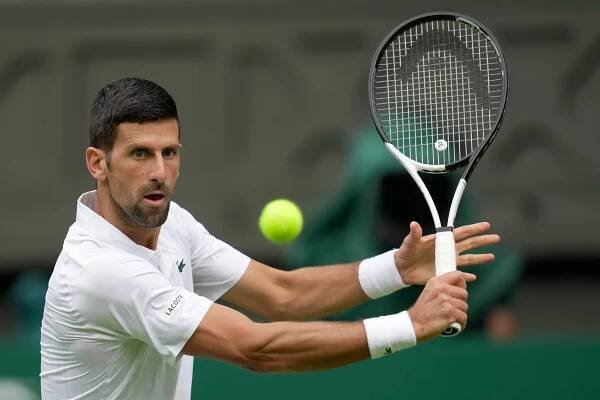 Tenis-Wimbledon: Djokovič po postupe cez Wawrinku: „Dokážem hrať lepšie“