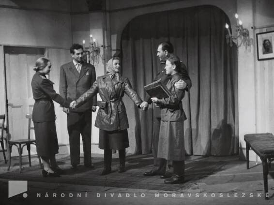 Vlasta Vlasáková - životopis | Národní divadlo moravskoslezské
