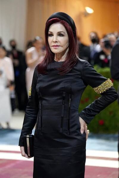 Priscilla Presley zapózovala s představitelem Elvise: Co říká na jeho verzi krále rock and rollu? Slovy mnohé překvapila