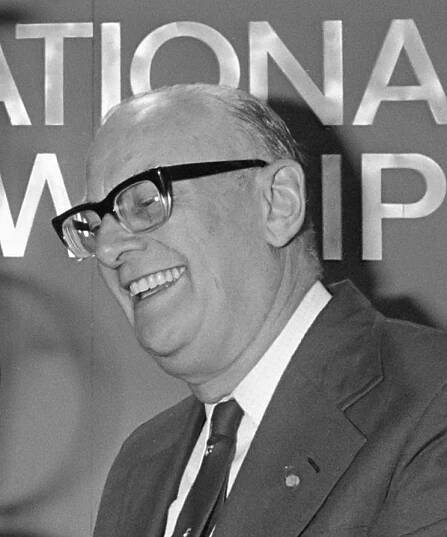 File:Arthur C. Clarke (1982).jpg - Wikimedia Commons