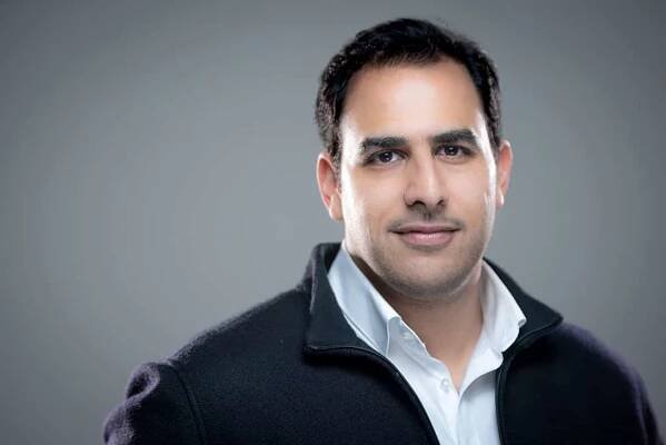Ahmed Abaza - Photos & Review in EGH Studio