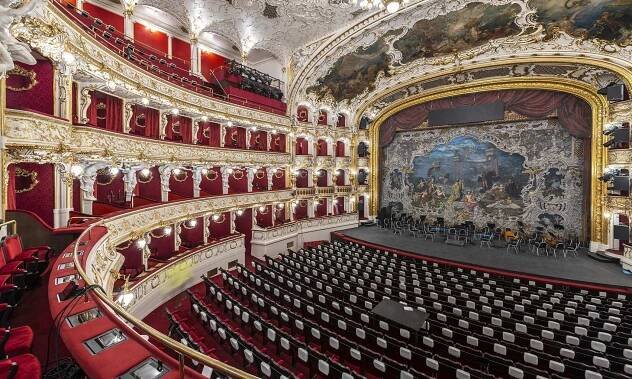 Státní opera Praha dostala po velké rekonstrukci původní krásu a lesk