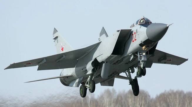 Rusko si zatancovalo na tenkém ledu. NATO vyslalo F-35, aby vykázaly tři ruské stíhačky MiG-31