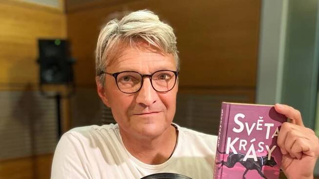 Psal jsem to, jako bych byl holka, to mě bavilo, vypráví o své nové knize Gazely spisovatel Hartl | Radiožurnál