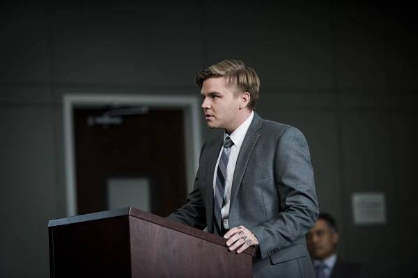 Closer: Nové případy - Masakr u soudu - Z filmu - Brett Davern