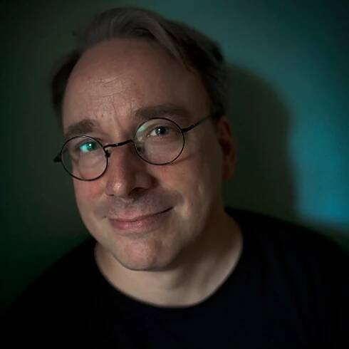 Linus Torvalds prepares to move the Linux kernel to modern C