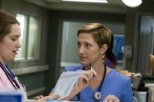 Sestřička Jackie - Narcis - Z filmu - Merritt Wever, Edie Falco
