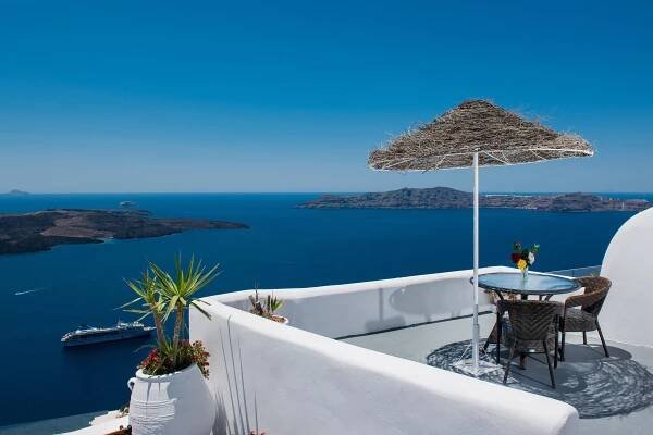 Nomikos Villas Hotel Santorini: Studios, Apartments, Suites, Traditional Cave House in Firostefani, Fira