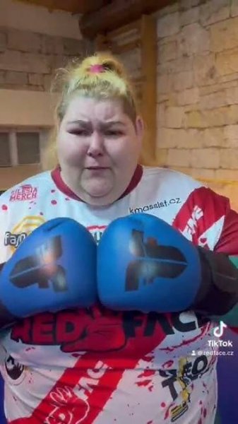 Lucie Kotlárová a její vzkaz Bendovi.