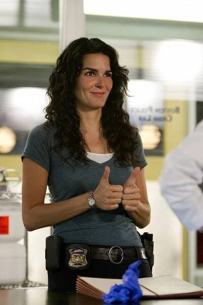 Rizzoli & Isles: Vraždy na pitevně - Hozená rukavice (S03E05) (2012)