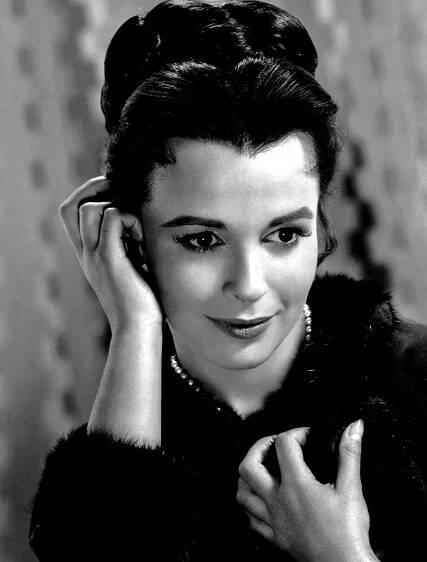 Claire Bloomová