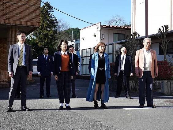 Jasuko Tomita, Maika Jamamoto, Džundži Takada - Keišičó hikikomori gakari - Z filmu
