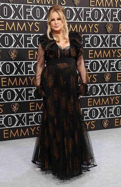 LOS ANGELES, CALIFORNIA - JANUARY 15: Jennifer Coolidge attends the 75th Primetime Emmy Awards at Peacock Theater on January 15, 2024 in Los Angeles, California.