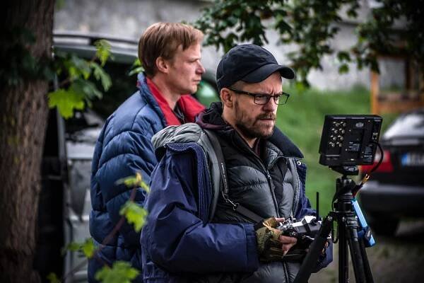 Začal se natáčet film Modelář v hlavních rolích s Kryštofem Hádkem a Jiřím Mádlem