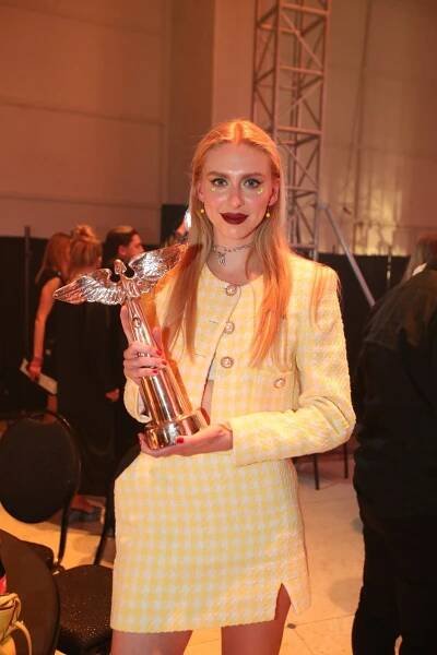 Nevlastní dcera Hofmanna Annabelle: Opletačky u soudu! Kvůli jménu...