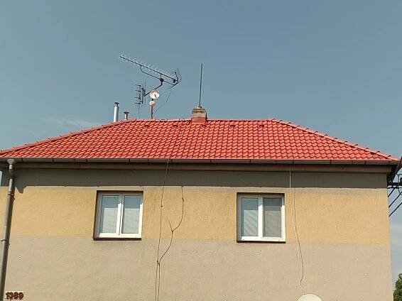 ČIŠTĚNÍ A RENOVACE STŘECH | Renovační nátěry čistění střechy